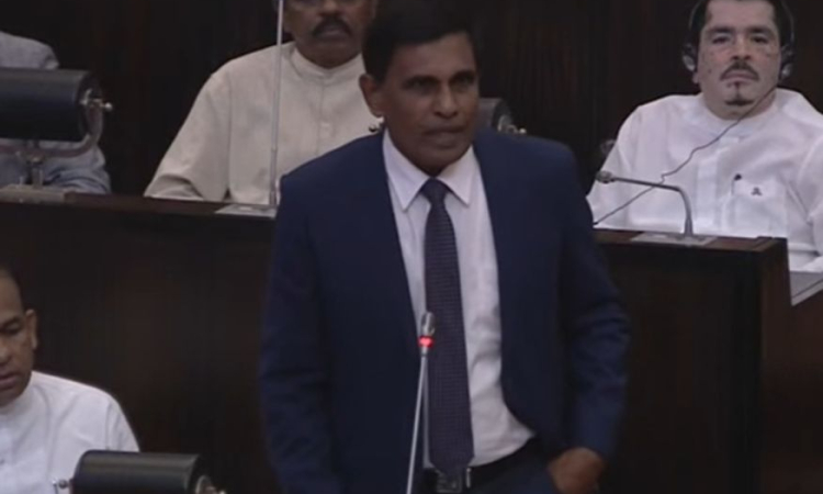 අකුරේගොඩ ද්විත්ව ඝාතනය ගැන මහජන ආරක්ෂක ඇමතිගෙන් ප්‍රකාශයක්